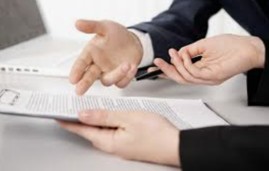 Elaboración de contratos y compromisos de confidencialidad